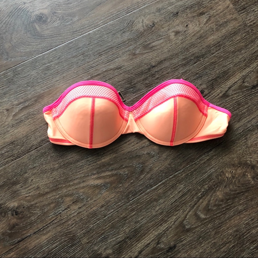 Strapless swim top